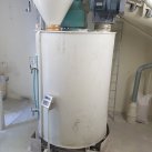 av2